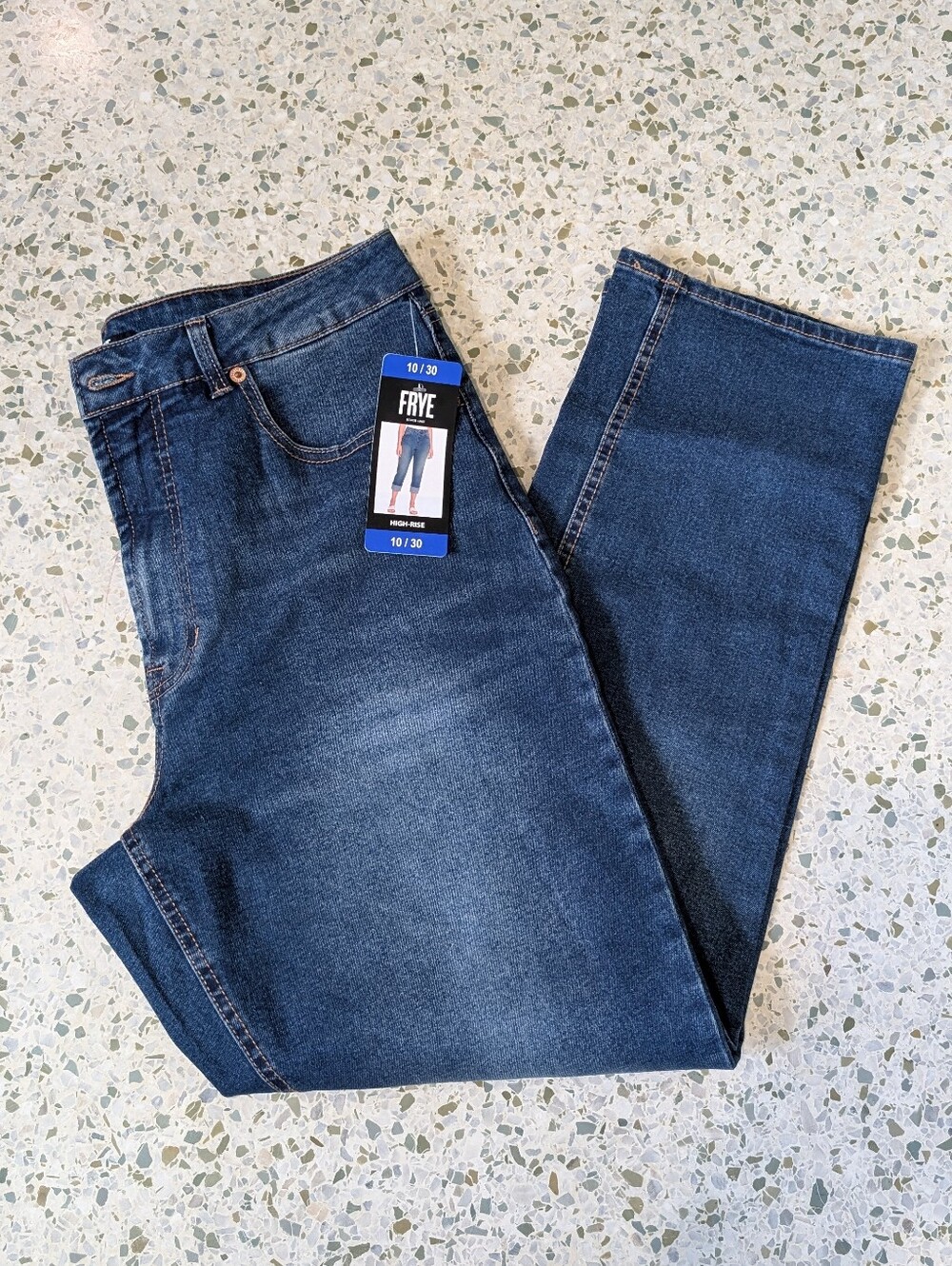 NWT Frye Amari Wash Jeans
